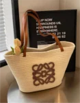 Sac à main en paille avec anses en cuir – Style bohème chic